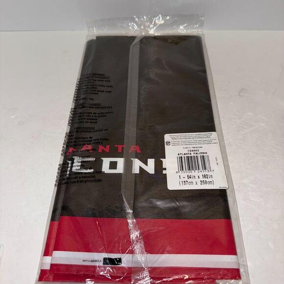 Officially Licenced NFL Football Atlanta Hawks 3 Tablecovers 54in x 102in - Picture 4 of 5